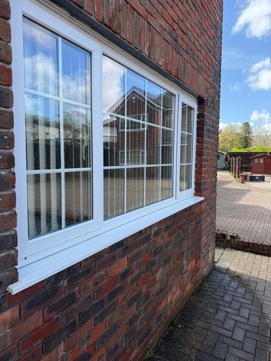 image of cleaned windows in Gurnos